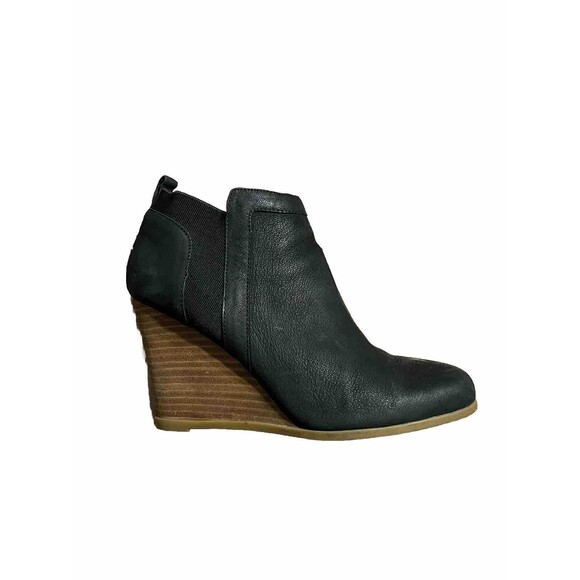 Croma Women's Black Wedged Heel Leather Booties Size 9M - Picture 1 of 12